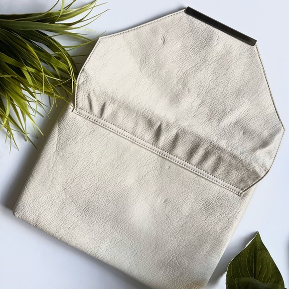 FOREVER 21 Flap Envelope Clutch Bag - Picture 3 of 3